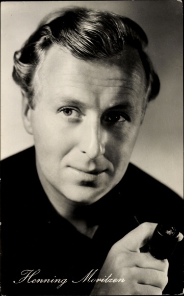 Ak Schauspieler Henning Moritzen, Portrait mit Pfeife, Einesteils der Liebe wegen