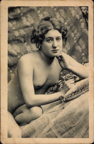 Foto Nackte Frau, Frauenakt, Busen