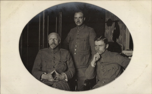 Foto Ak Gliwice Gleiwitz Oberschlesien, Ärzte der niederländischen Ambulanz, Dr. Vinkhuizen, 1. WK