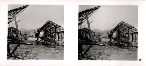 Stereo Raumbild Foto Fliegen und Siegen Nr. 86, Zerstörte griechische Flugzeuge in Saloniki
