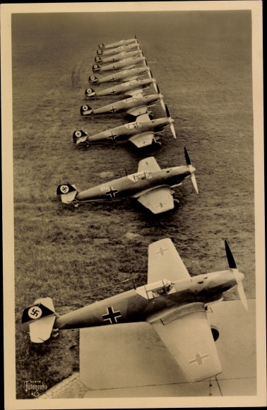Ak Deutsche Luftwaffe, Jagdeinsitzer-Staffel Bf 107 vor dem Start