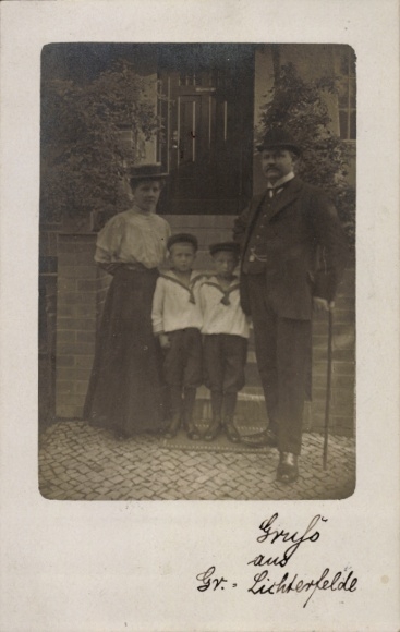 Foto Ak Berlin Steglitz Groß Lichterfelde, Familienbild