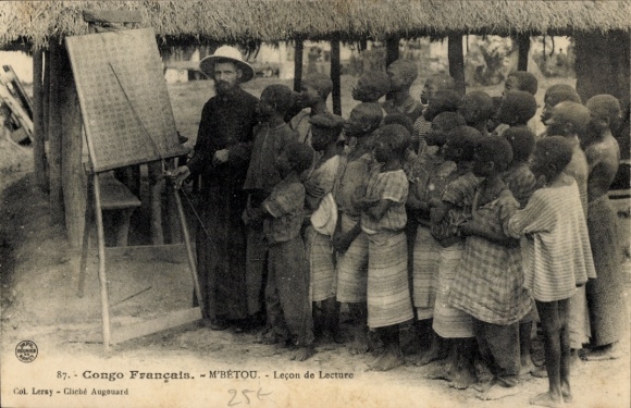 Ak M'Betou Republik Kongo Französisch-Kongo, Lesestunde