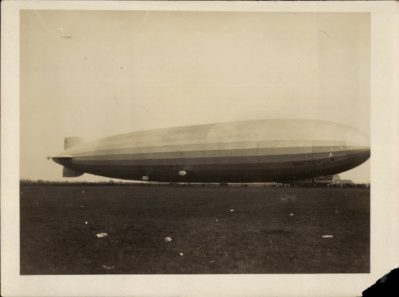 Foto Luftschiff LZ 127 Graf Zeppelin am Boden