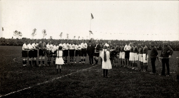 Foto Fußballmannschaften 1. FC Nürnberg gegen Eintracht Braunschweig, Einweihungsspiel 17. Juni 1923