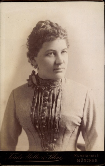 Kabinett Foto München, Frau-Porträt