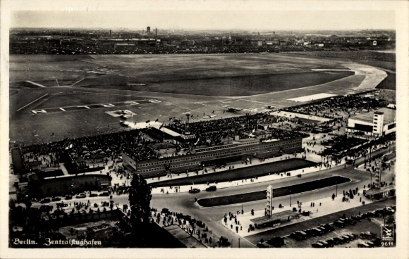 Ak Berlin Tempelhof, Zentralflughafen, Fliegeraufnahme, Klinke 9611
