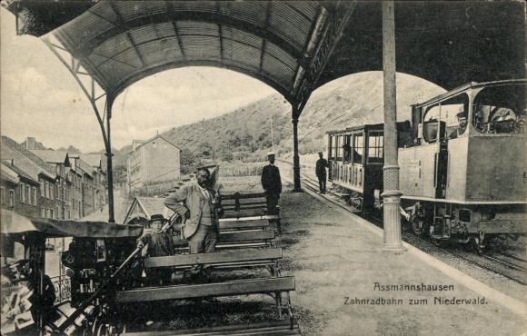 Ak Assmannshausen Rüdesheim am Rhein, Zahnradbahn zum Niederwald, Bahnhof