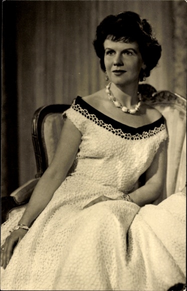 Ak Schauspielerin Yvonne Merin, Portrait, DEFA Film Roman einer jungen Ehe