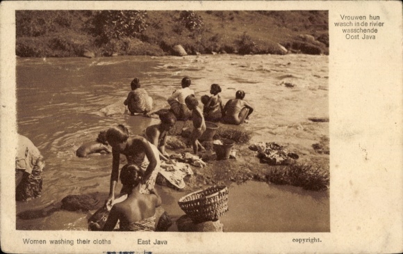Ak Java Indonesien, Frauen waschen ihre Wäsche