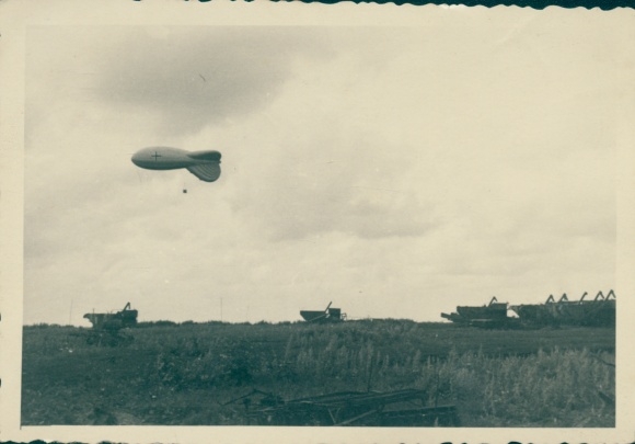 Foto Sacharowka Russland, Deutscher Fesselballon, Wehrmacht