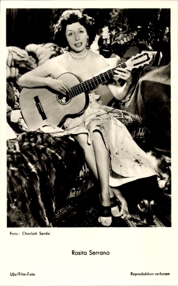 Ak Schauspielerin Rosita Serrano, Portrait mit Gitarre