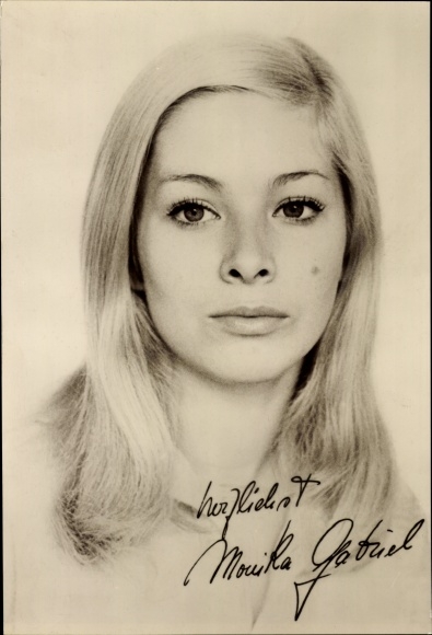 Ak Schauspielerin Monika Gabriel, Ein Lord am Alexanderplatz, Die Toten bleiben jung, DEFA