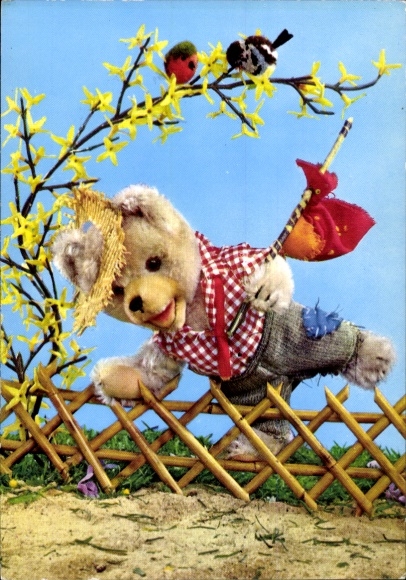 Ak Teddybär, Teddy klettert über einen Zaun