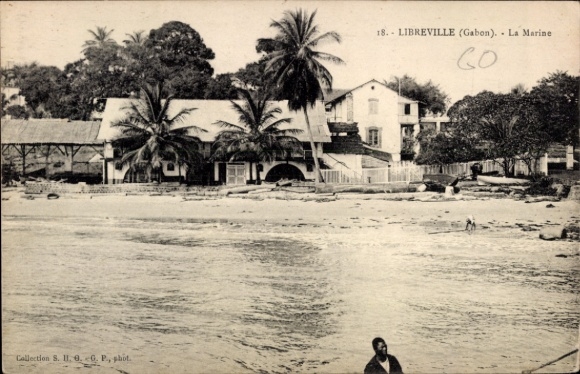 Ak Libreville Gabun, Strandansicht, Gebäude, Palmen, Wasser,  Gabon