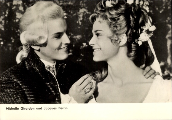 Ak Schauspieler Jacques Perrin und Michelle Girardon, Rote Rosen für Angelika