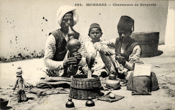 Ak Mombasa Kenia, Schlangenbeschwörer