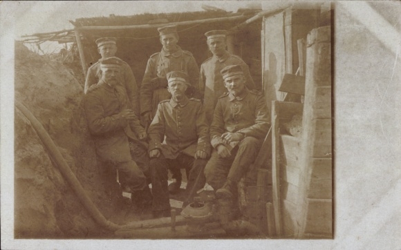 Foto Ak Deutsche Soldaten, Schützengraben, I. WK