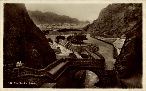 Ak Aden Jemen, The Tanks,  Landschaft, Fotografie, Schwarz-Weiß