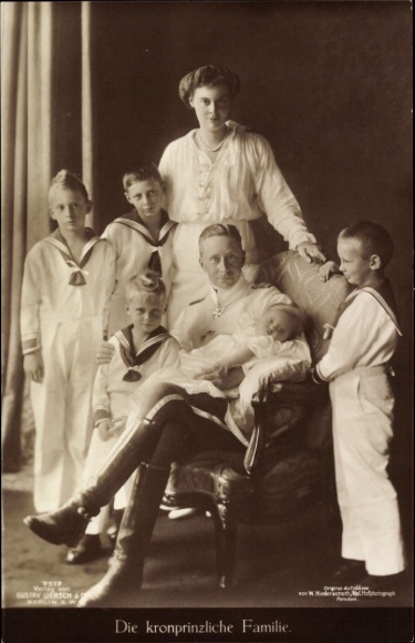 Ak Kronprinz Wilhelm von Preußen, Kronprinzessin Cecilie von Preußen, Kinder