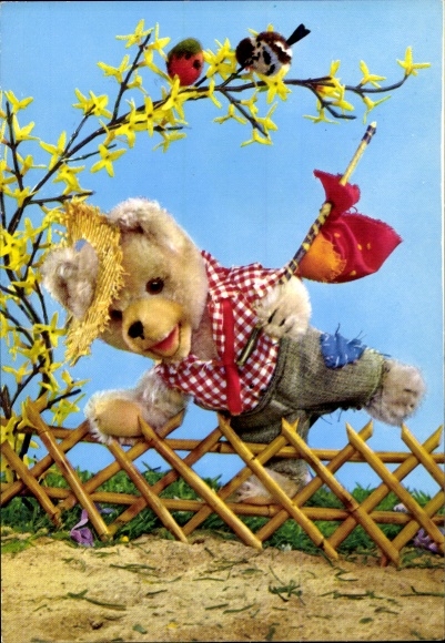 Ak Teddybär, Teddy klettert über einen Zaun