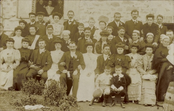 Foto Ak Haute-Vienne, Gruppenbild, Festgesellschaft