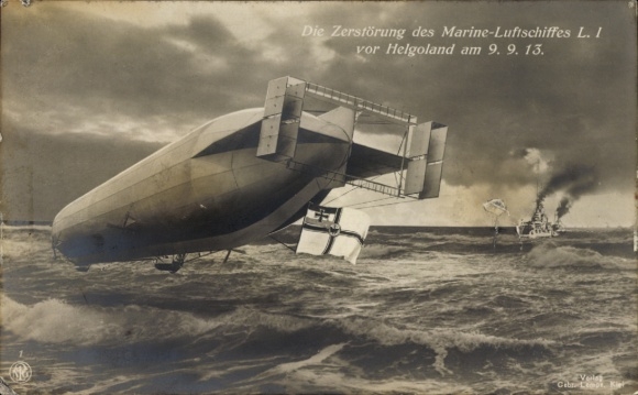Ak Die Zerstörung des Marine Luftschiffes L 1 vor Helgoland am 09. September 1913