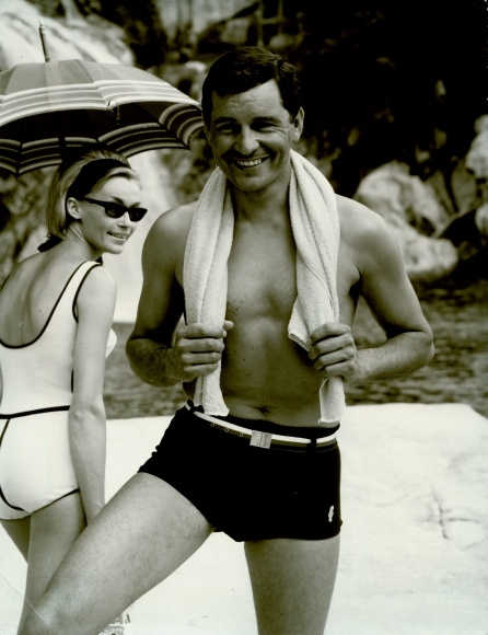 Foto Model im Badeanzug, Modell Mexiko, Mann in Badehose, Elastisana Orchidee, Fa. Benedikt Mäser