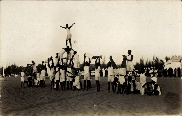 Foto Ak Tschad, Fest, Turnübungen, Pyramide