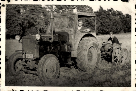 Foto Angermünde in der Uckermark, Traktor, Bauern, Landwirtschaft