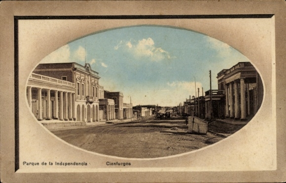 Ak Cienfuegos Kuba, Parque de la Independencia,  Straßenansicht,  Gebäude