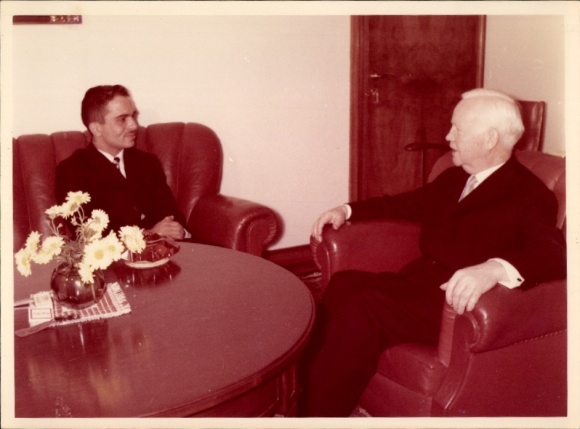 Foto Bundespräsident Heinrich Lübke im Gespräch mit Hussein bin Talal, König von Jordanien