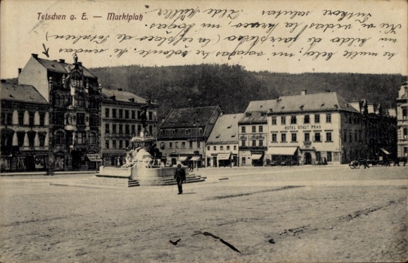 Ak Děčín Tetschen Bodenbach Elbe Reg. Aussig, Marktplatz, Hotel Stadt Prag, Brunnen, Geschäfte