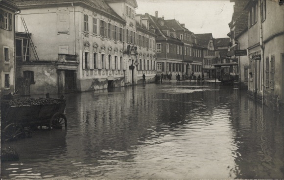 Foto Ak Calw im Schwarzwald, Überschwemmte Straße, Hochwasser