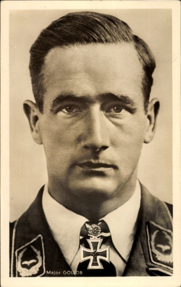 Ak Major Gordon M. Gollob, Ritterkreuz mit Eichenlaub und Schwertern, Luftwaffe, Photo Hoffmann R 39