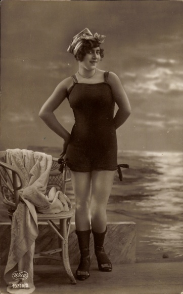 Ak Frau im Badeanzug, Bademode