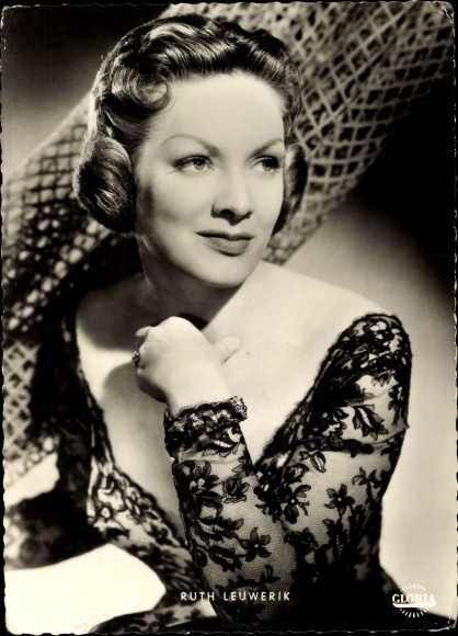 Ak Schauspielerin Ruth Leuwerik, Portrait