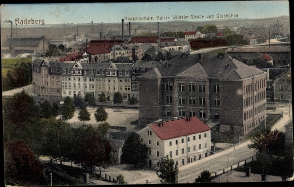 Ansichtskarte / Postkarte Radeberg in Sachsen, Knabenschule, Kaiser ...