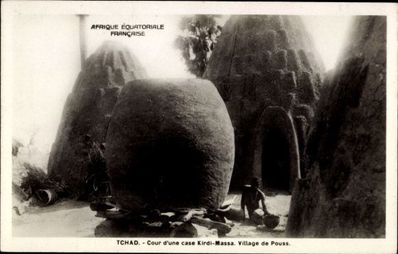 Ak Tchad Tchad, Hof einer Kirdi-Massa-Hütte, im Dorf Pouss