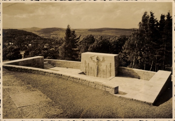 Studentika Foto Ak Lutherstadt Eisenach, Ehrenmal der Deutschen Burschenschaft, Denkstein