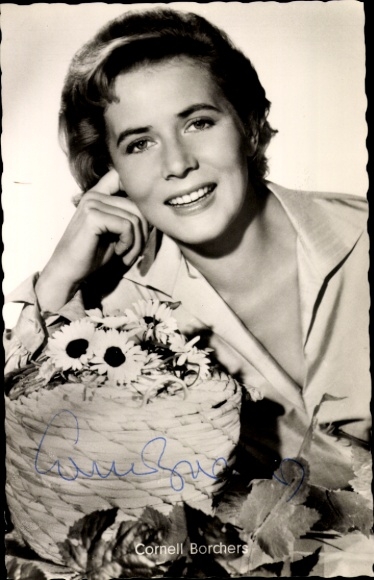 Ak Schauspielerin Cornell Borchers, Portrait, Autogramm
