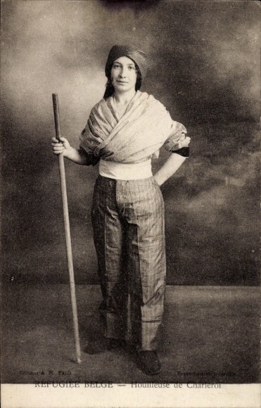 Ak Réfugiée Belge, Houilleuse de Charleroi, femme, Trachten Belgien