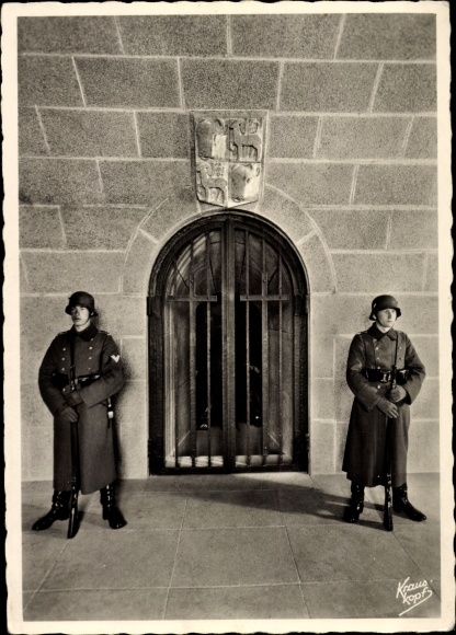 Ak Olsztynek Hohenstein Ostpreußen, Reichsehrenmal Tannenberg, Hindenburggruft, Ehrenwache