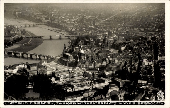 Ak Dresden Altstadt, Königlicher Zwinger, Theaterplatz, Elbebrücken, Fliegeraufnahme