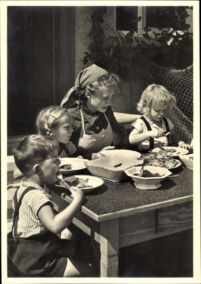 Ak Hans Retzlaff, Reichsarbeitsdienst für die weibliche Jugend, Arbeitsmaid, RAD