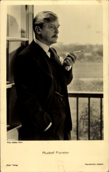 Ak Schauspieler Rudolf Forster, Portrait, Zigarette