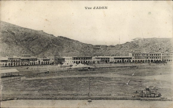 Ak Aden Jemen, Vue generale, Blick auf den Ort, Platz, Gebäude, Berge