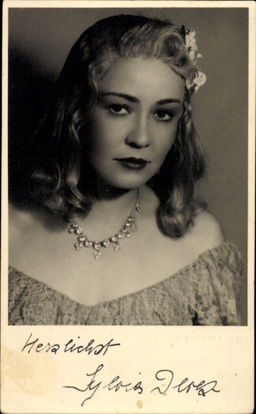 Foto Schauspielerin Sylvia Derez, Portrait, Autogramm