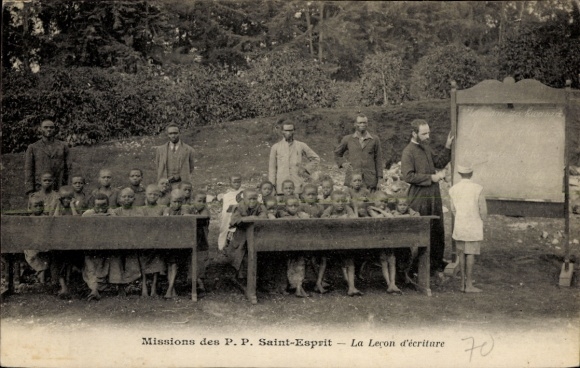 Ak Mssions des P. P. Saint Esprit, La Lecon d'ecriture