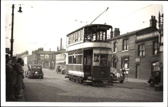 Foto Britische Straßenbahn, Verkehr, Geschäfte